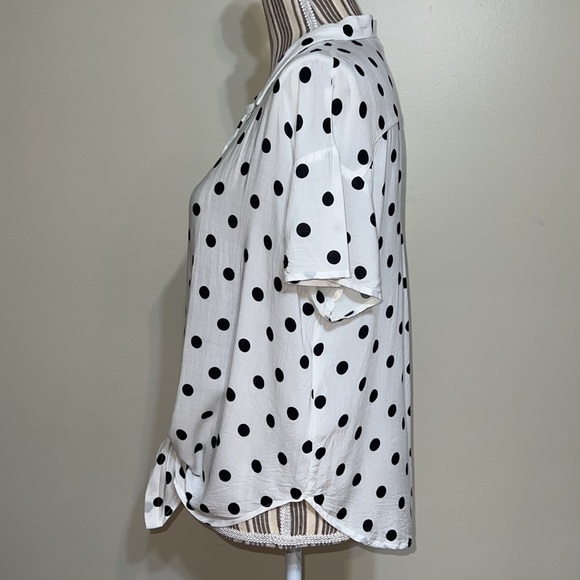 * Lush White w/Black Polka Dots Button Down Tie Front Top Size Large - Picture 2 of 8